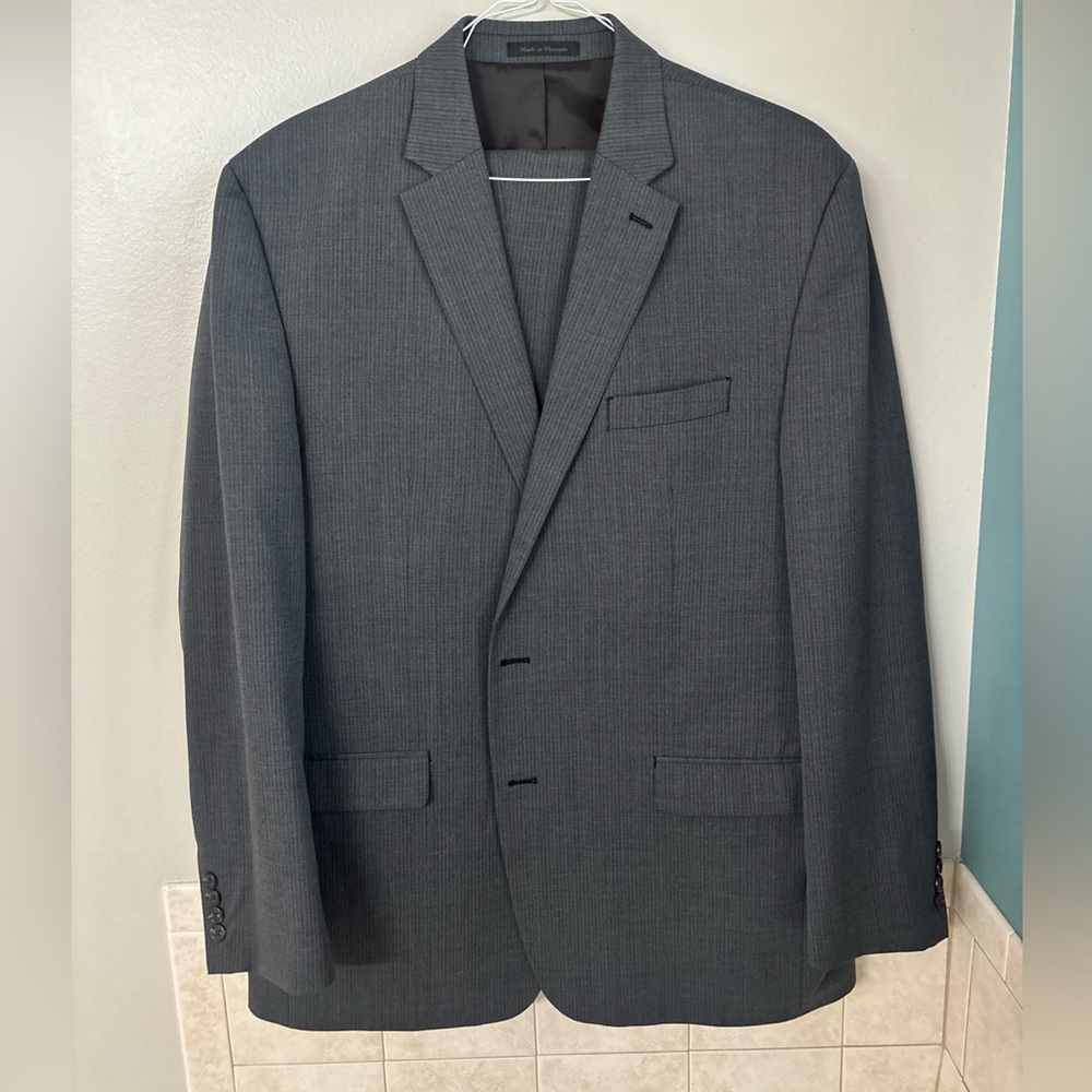 Chaps Gray pinstripe Suit, Jacket size 48L, Flat front Pants Size 40x32
